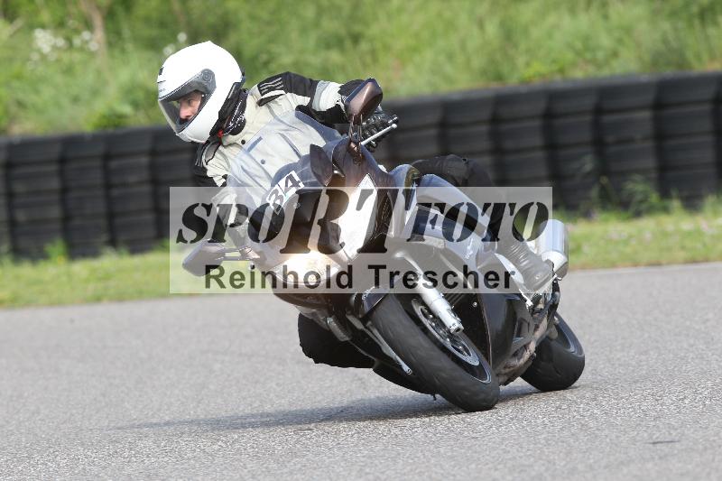 Archiv-2025/10 23.04.2025 Cornu Master School ADR/gruen-vert/34